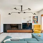 With Jacuzzi & Garage By Hostwise *
