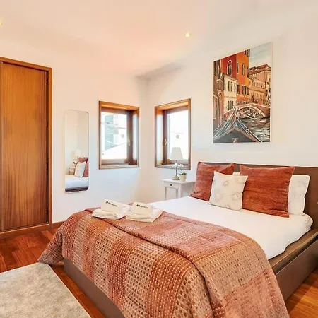 With Jacuzzi & Garage By Hostwise בית נופש *