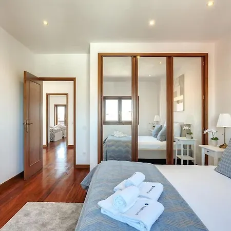 Holiday home With Jacuzzi & Garage By Hostwise