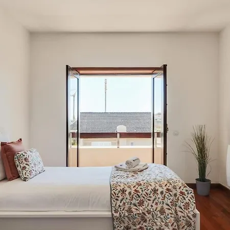 Holiday home With Jacuzzi & Garage By Hostwise