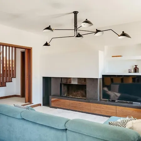 Holiday home With Jacuzzi & Garage By Hostwise *