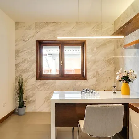 Holiday home With Jacuzzi & Garage By Hostwise