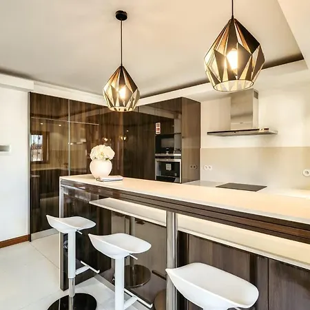 With Jacuzzi & Garage By Hostwise * Vila Cha (Porto)
