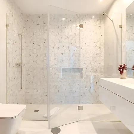 With Jacuzzi & Garage By Hostwise Holiday home Vila Cha (Porto)