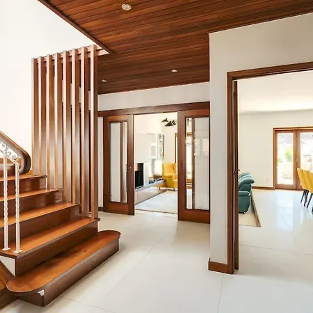 Holiday home With Jacuzzi & Garage By Hostwise