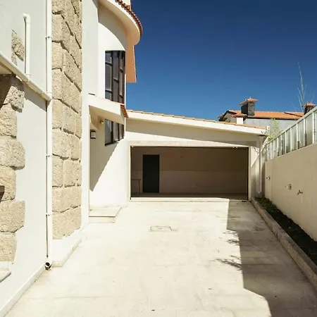 Holiday home With Jacuzzi & Garage By Hostwise