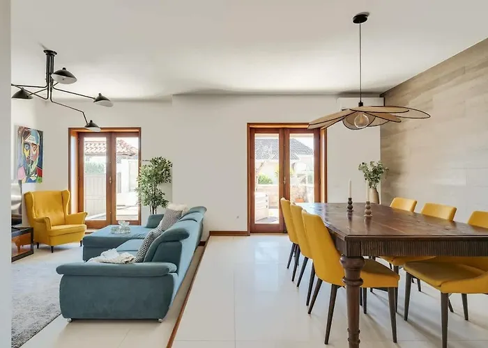 With Jacuzzi & Garage By Hostwise בית נופש Vila Cha (Porto)