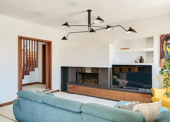 Hébergement de vacances With Jacuzzi & Garage By Hostwise *