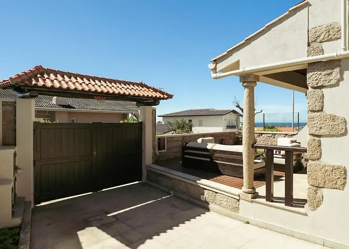 בית נופש With Jacuzzi & Garage By Hostwise