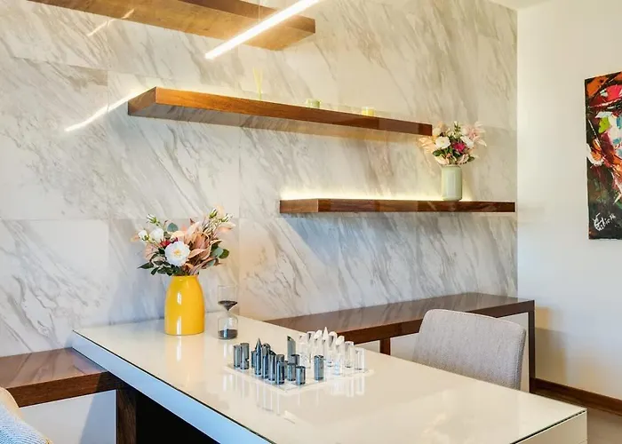 With Jacuzzi & Garage By Hostwise בית נופש