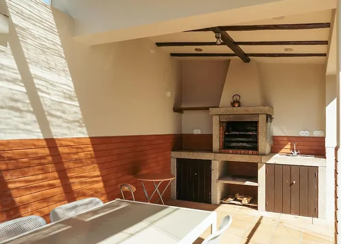 With Jacuzzi & Garage By Hostwise בית נופש