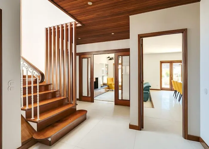 בית נופש With Jacuzzi & Garage By Hostwise