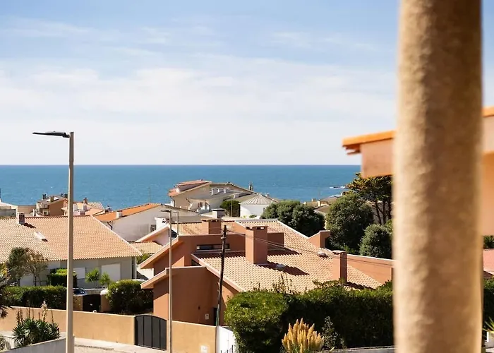 Hébergement de vacances With Jacuzzi & Garage By Hostwise