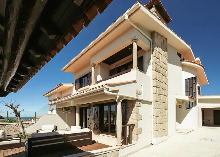 With Jacuzzi & Garage By Hostwise